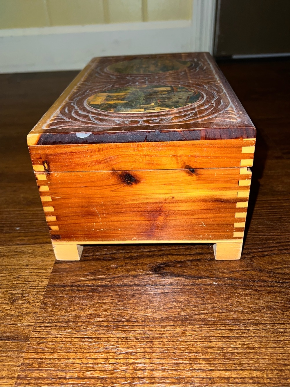 Vintage 1930s Carved Cedar Wood Mediterranean Storage/ Jewelry Box with Mirror - Picture 6 of 11